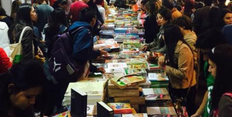 Los colombianos leen 1,9 libros al año, según cifras del Ministerio de Cultura. Imagen tomada de Facebook Dislectura
