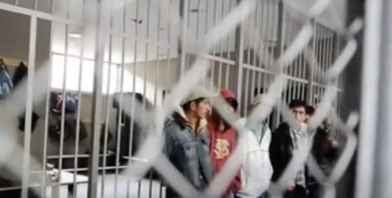 Hacinamiento en cárceles Rejas de una cárcel