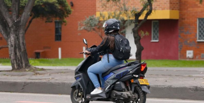 Mujer motociclistas